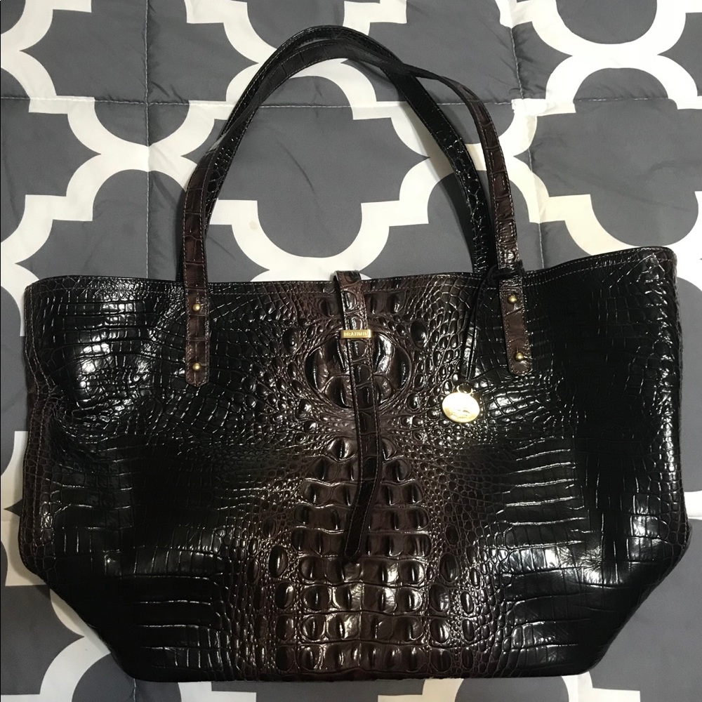 Stunning Brahmin Tote!